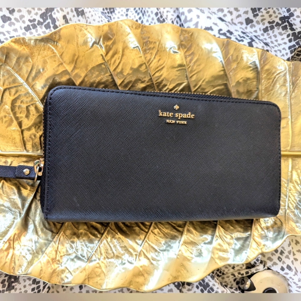 EUC/LN⭐KATE SPADE⭐ CONTINENTAL WALLET 🎀 Black Staffiano Leather 🖤 Gold HW 🎀